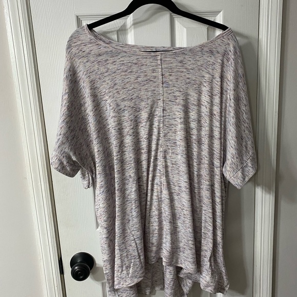 Livi Active Tops - Livi active hi lo shirt